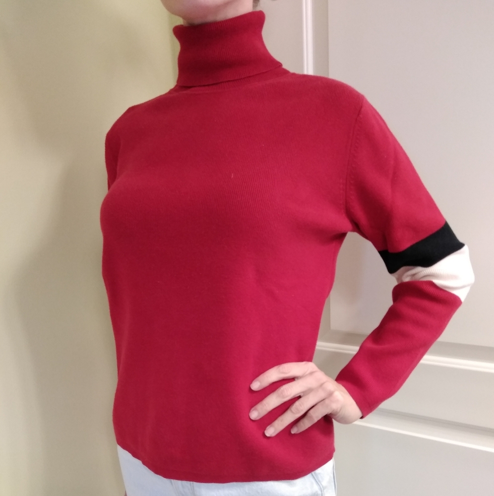 Eddie Bauer Red Turtleneck Sweater Size Large Black & White Detail on Sleeves
